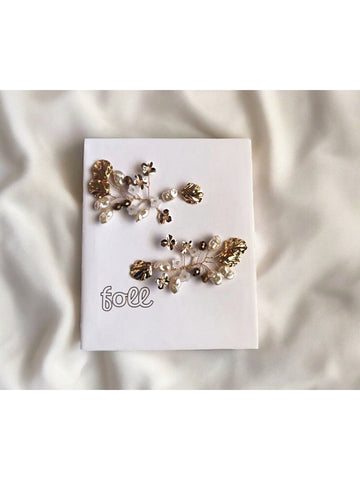 Par Arranjo Flores Folhas Cristais e Pérolas Dourado Noiva